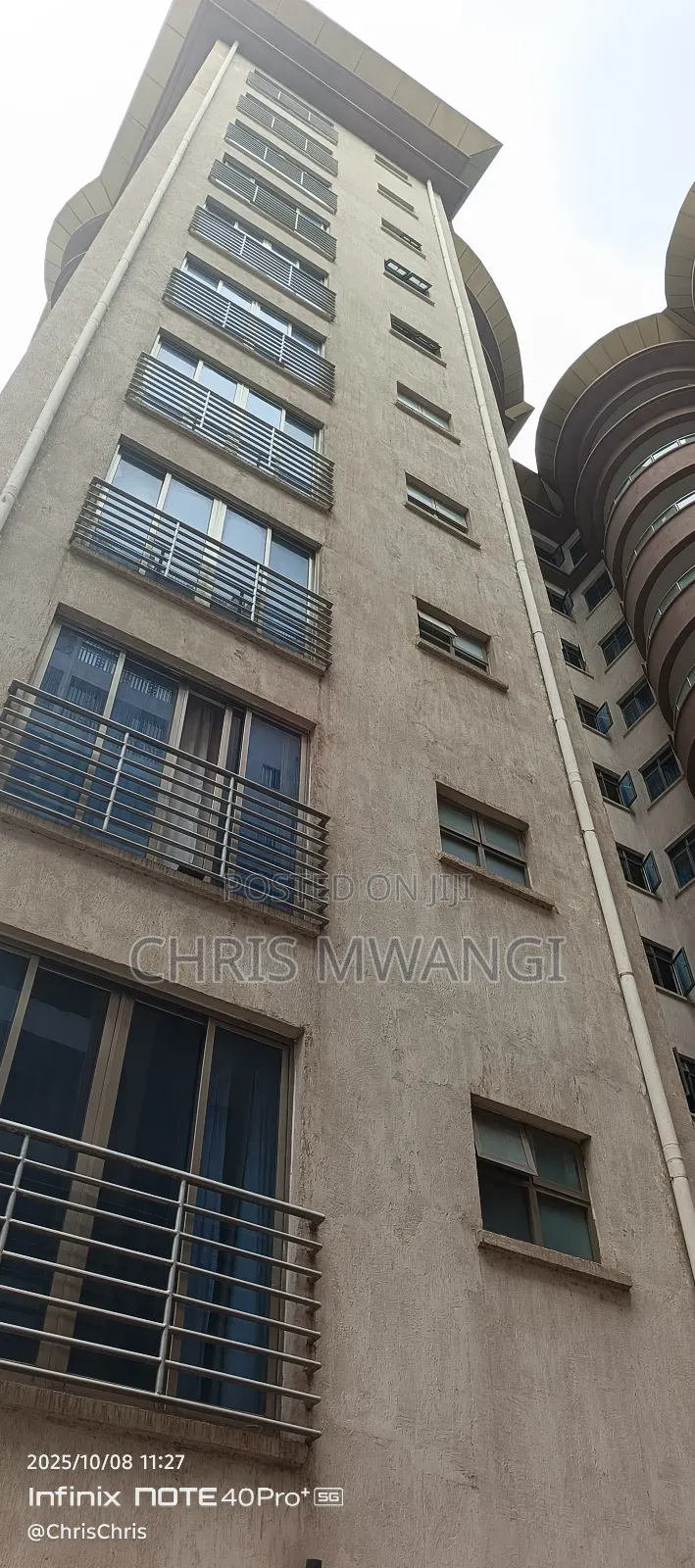 3bdrm Block of Flats in Lavington Mall, Valley Arcade for sale in Valley Arcade