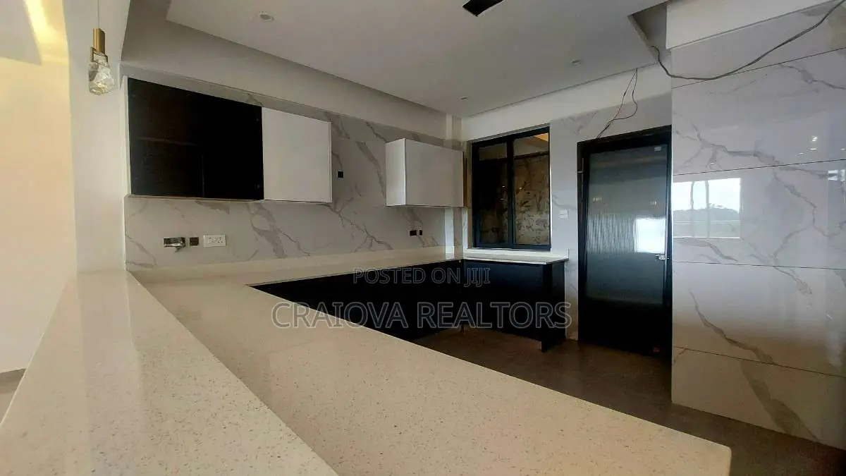 4bdrm Apartment in Parklands/Highridge for sale in Parklands/Highridge