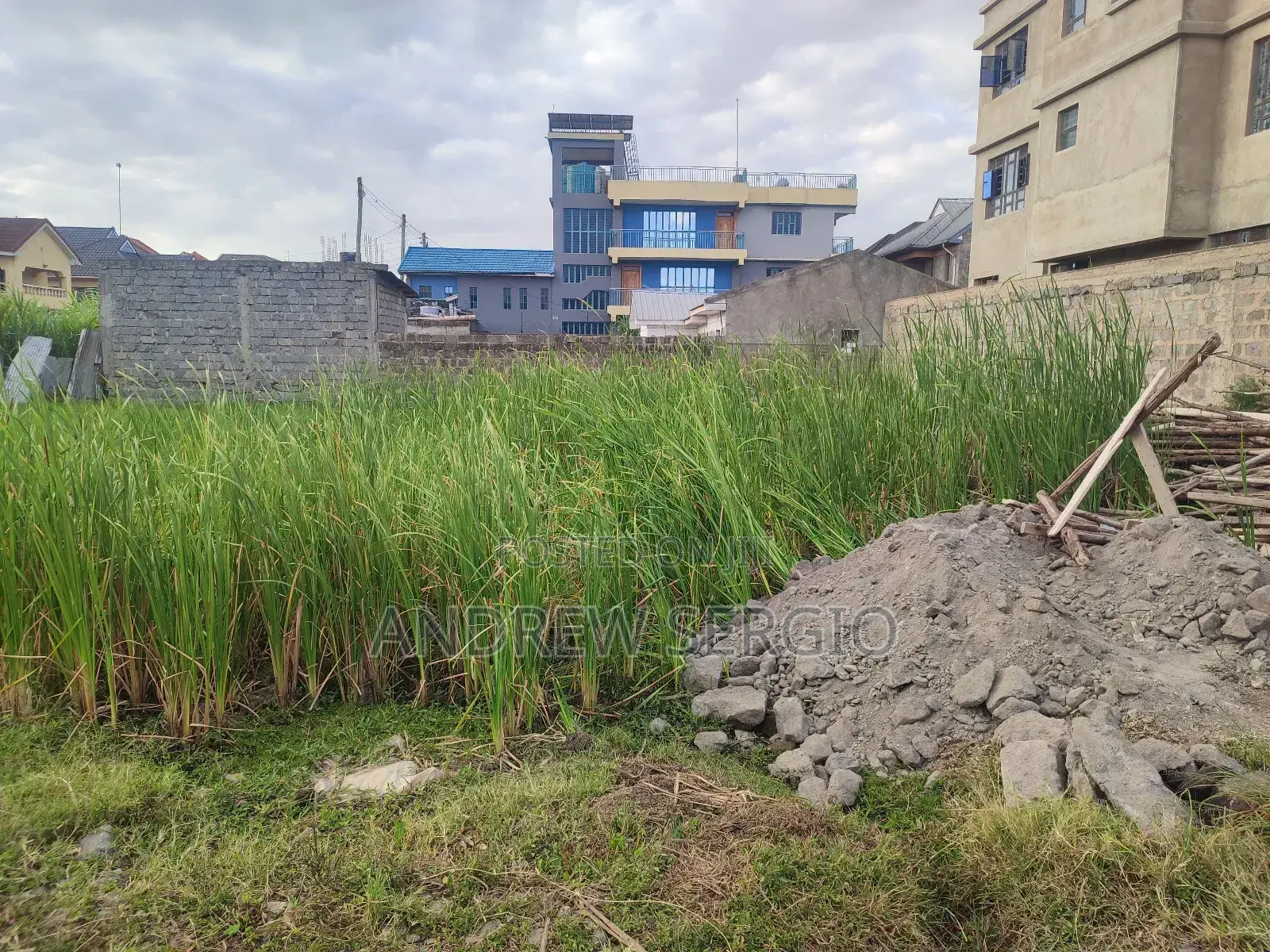 Kenyatta Road Land for Sale in Kenyatta Road / Theta 