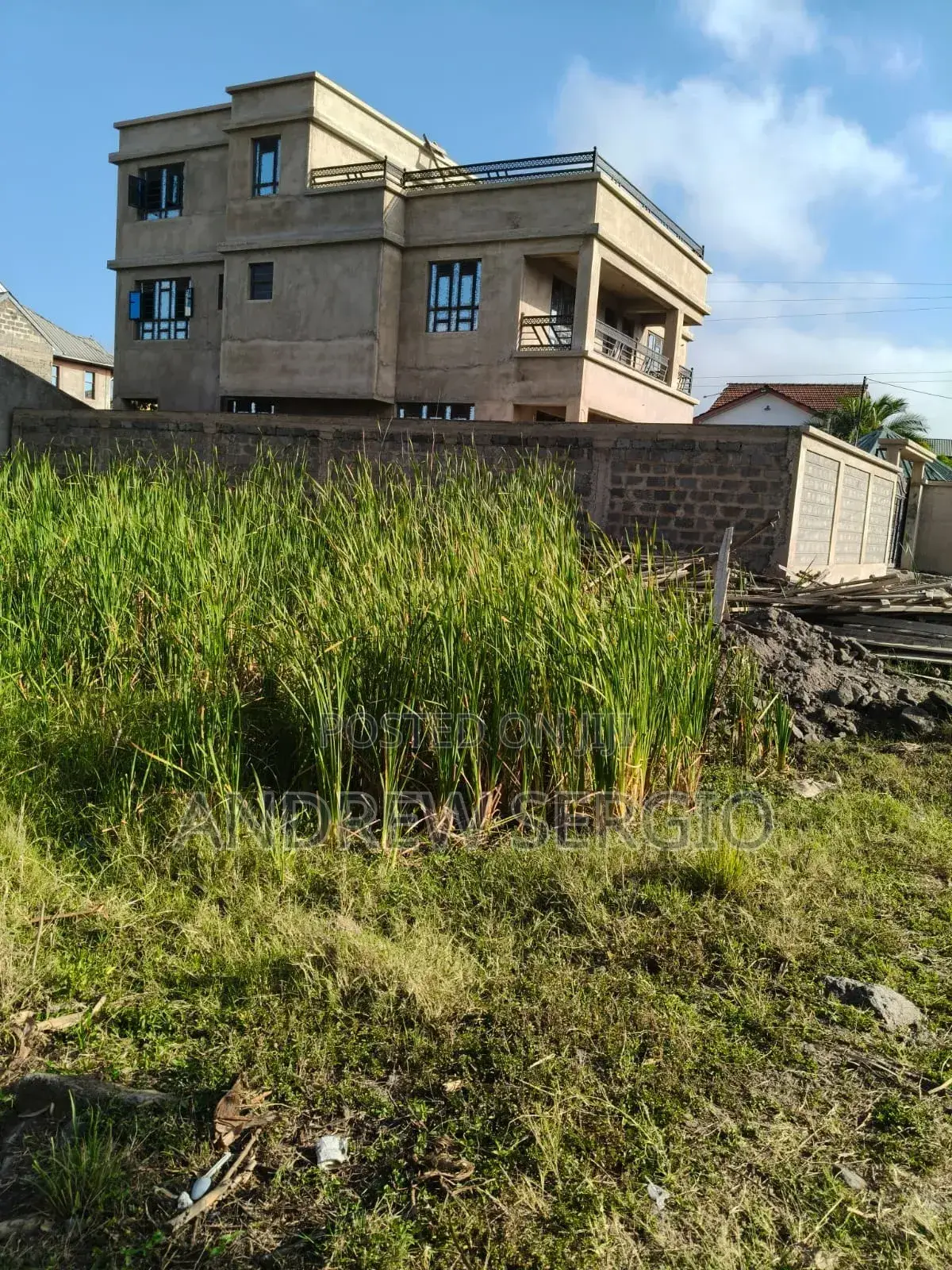 Kenyatta Road Land for Sale in Kenyatta Road / Theta 