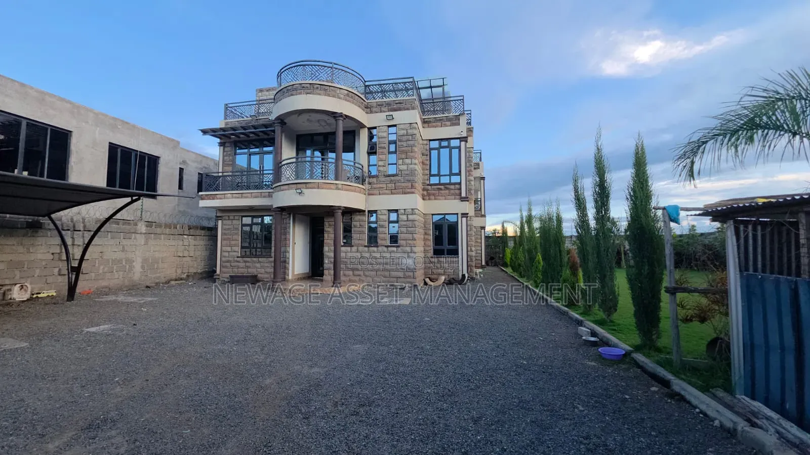 6bdrm Mansion in Katani for sale in Katani
