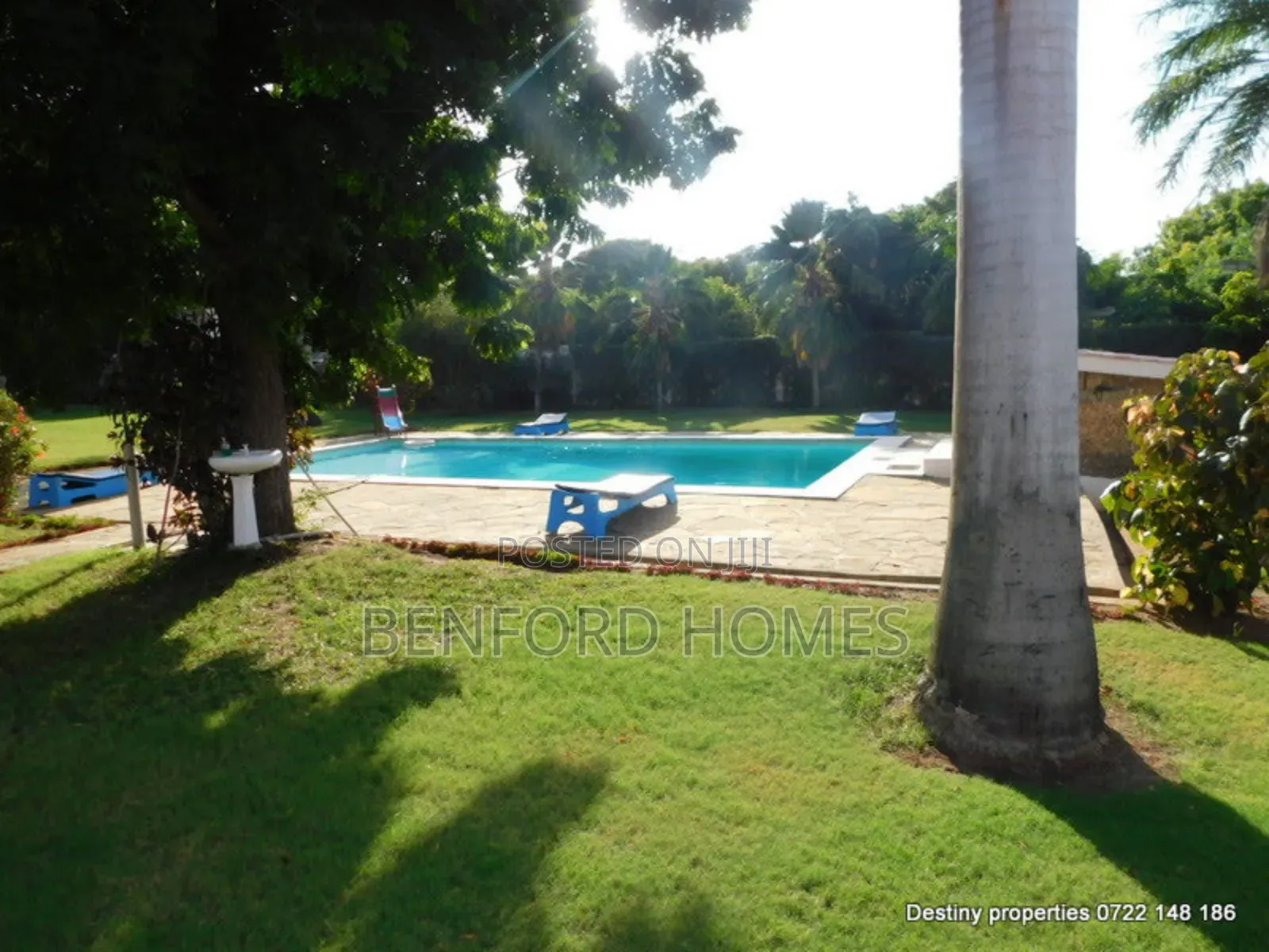 Min Hotel on Sale Nyali Walking Distance to the Beach-Benford Homes in Nyali