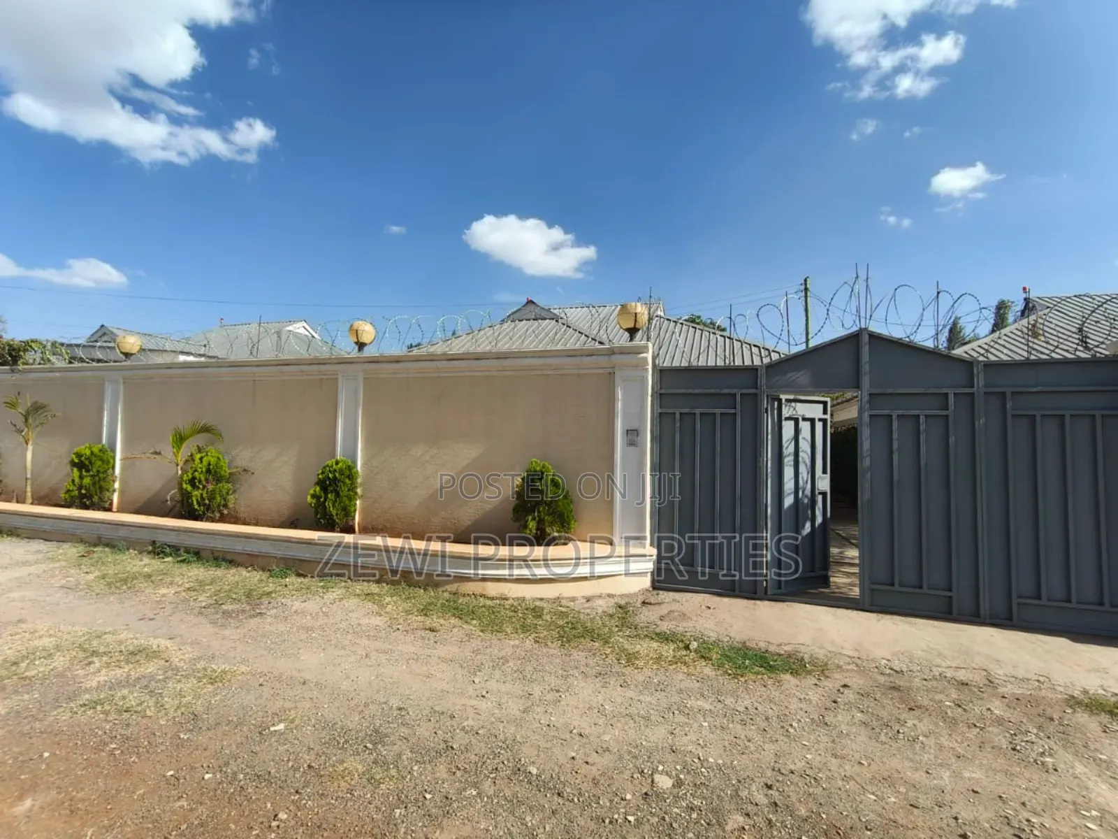 3bdrm Bungalow in Kandisi for sale in Kandisi