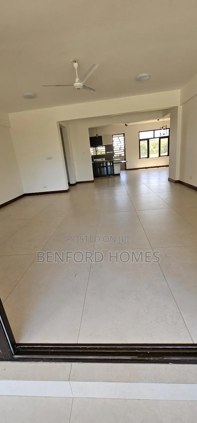 4bdrm Apartment in Nyali Luxurious for sale in Nyali