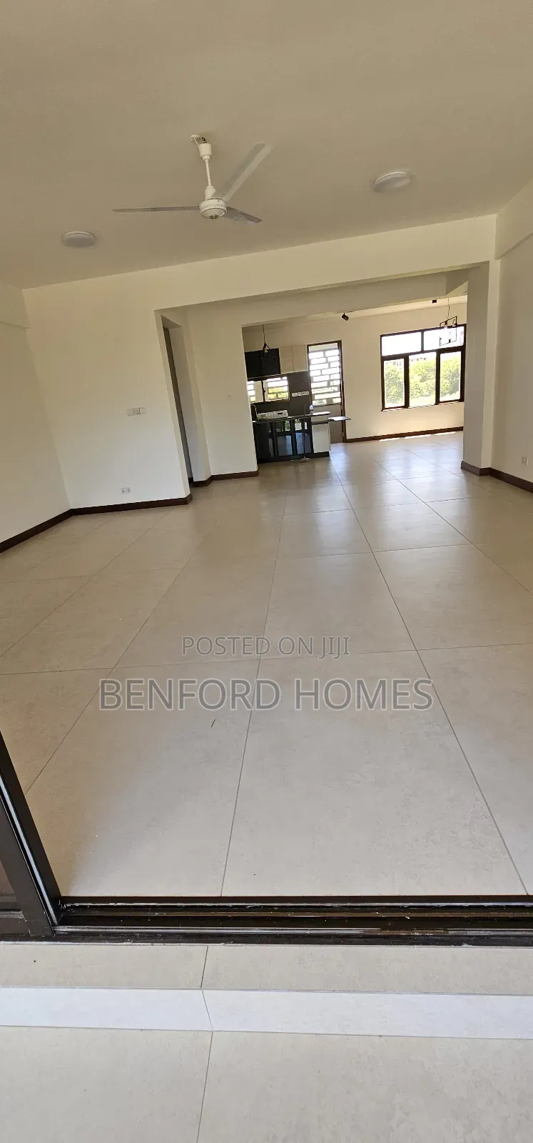 4bdrm Apartment in Nyali Luxurious for sale in Nyali
