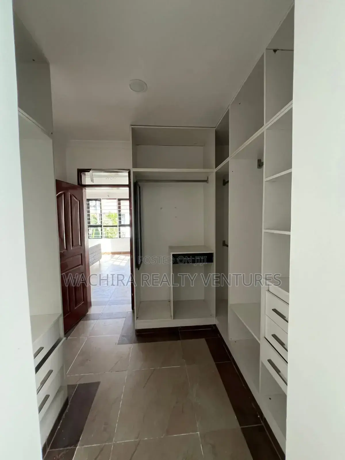 5bdrm House in Kamakis for sale in Kamakis