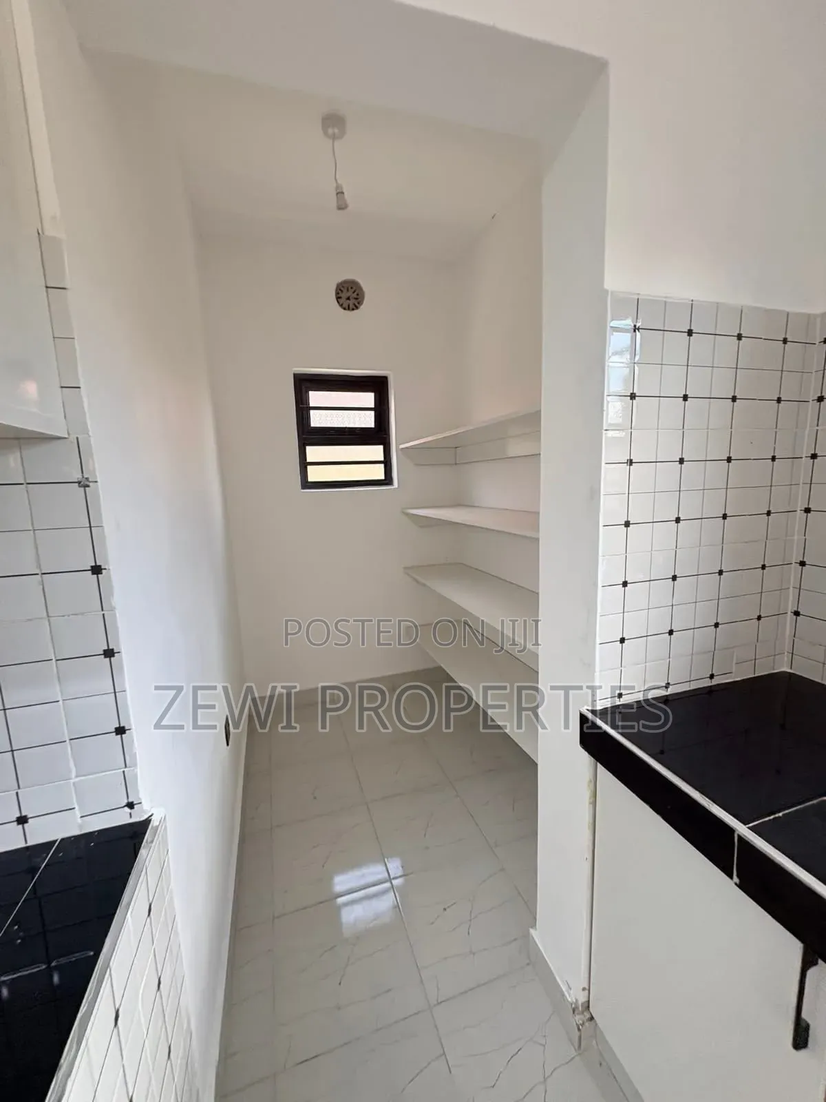 3bdrm Bungalow in Oluulua for sale in Oluulua