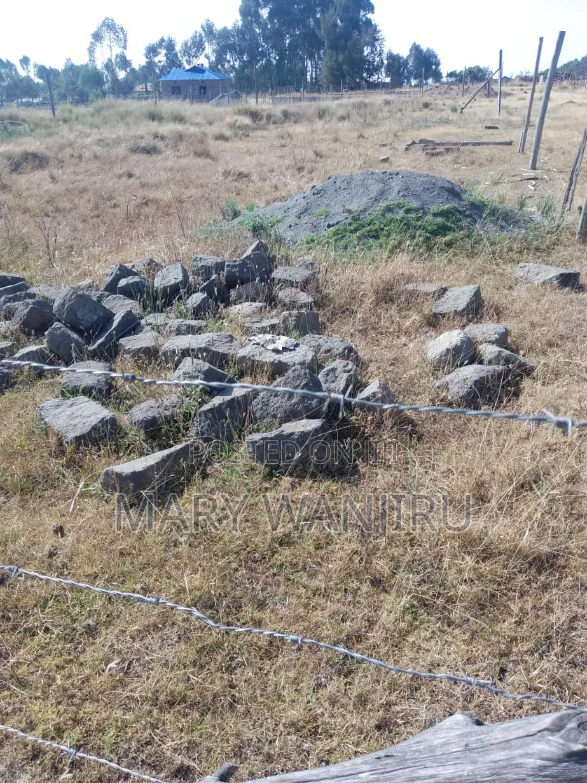 50/100 Plot Available for Sale in Karau