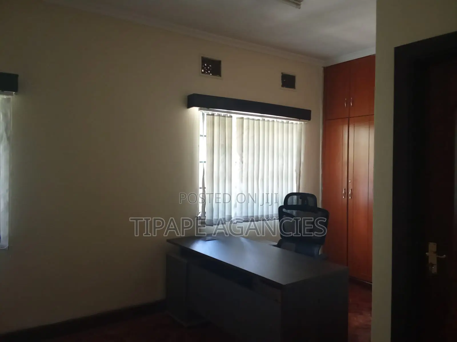 Own Compound Spacious Offices to Let Kilimani in Hurlingham