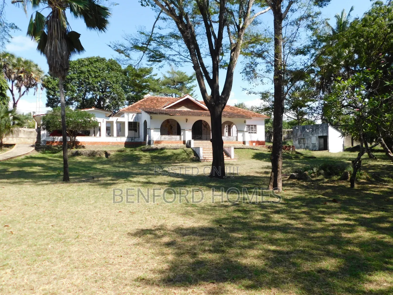 4bdrm Bungalow in Nyali Mombasa for sale in Nyali Mkomani