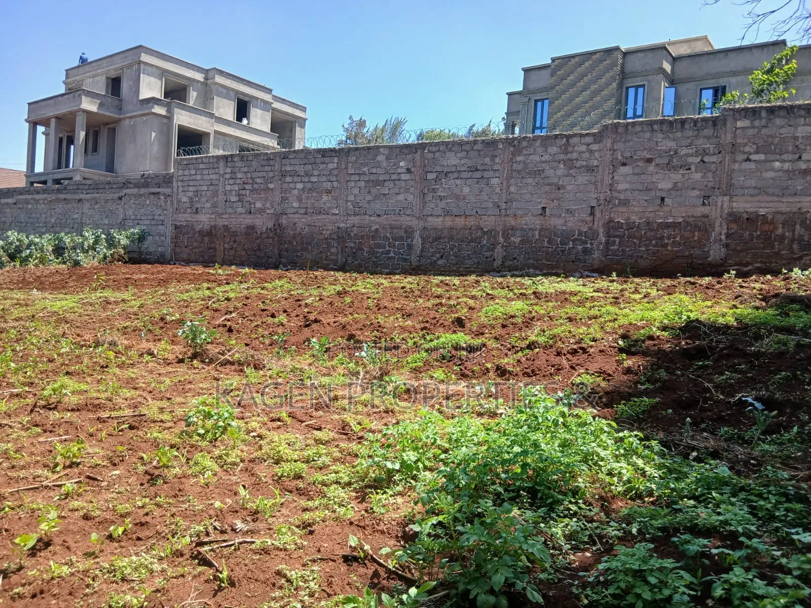 1/4 Acre Plot in Kerarapon for Sale in Kerarapon