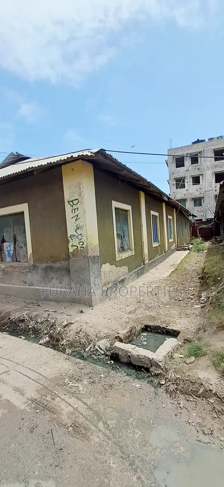 12bdrm House in Bombolulu for sale in Bombolulu