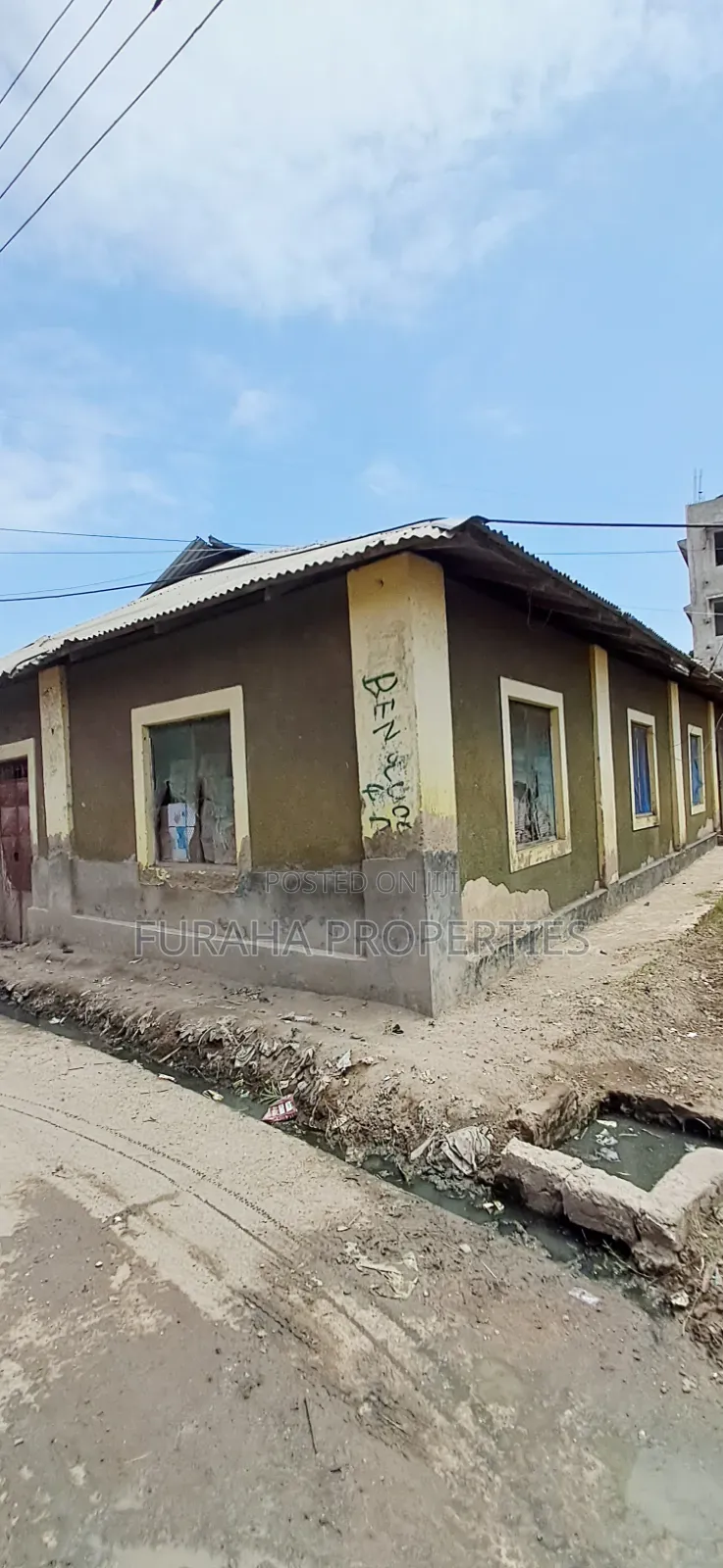 12bdrm House in Bombolulu for sale in Bombolulu