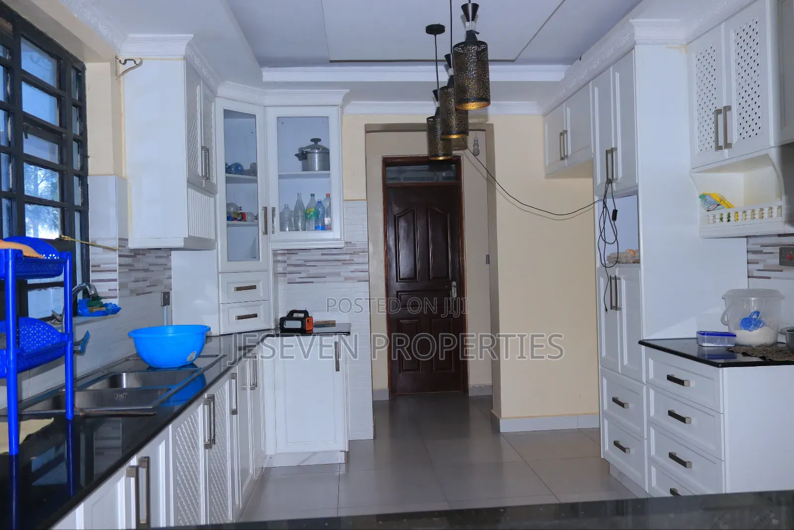 4bdrm Mansion in Katani for sale in Katani