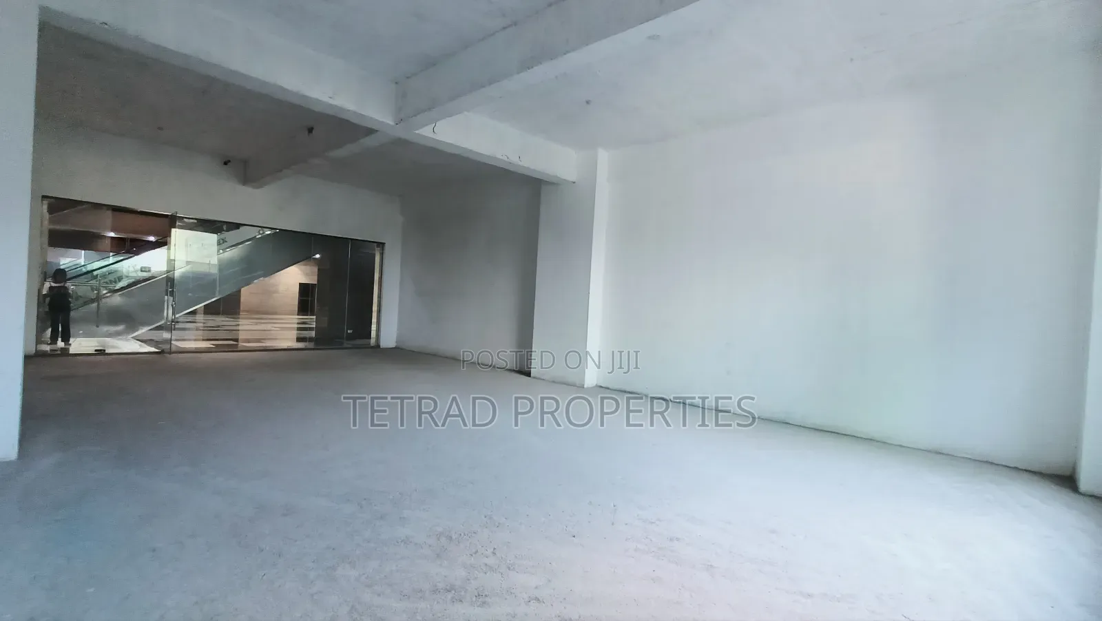 1950 Sqft Showroom/Shop (High Sealing) In Westlands Near Sarit Centre in Raphta Road Area