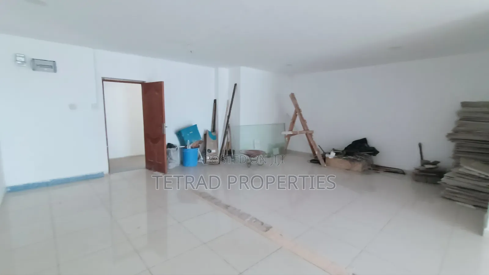 900 SQFT Office in Parklands (City Park Area) in Parklands/Highridge