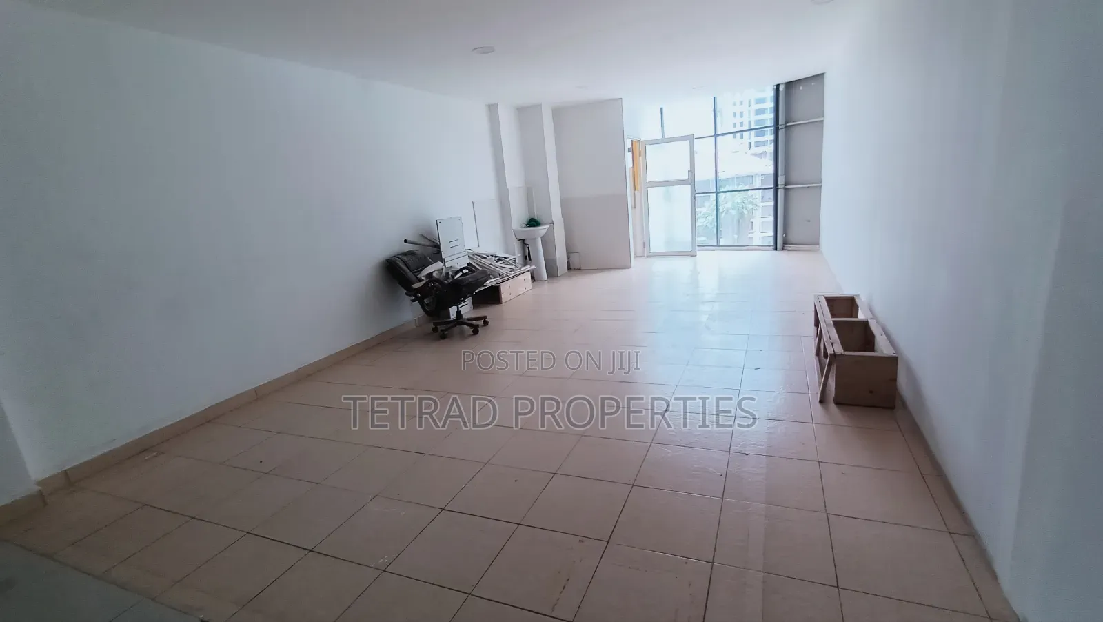 900 SQFT Office in Parklands (City Park Area) in Parklands/Highridge