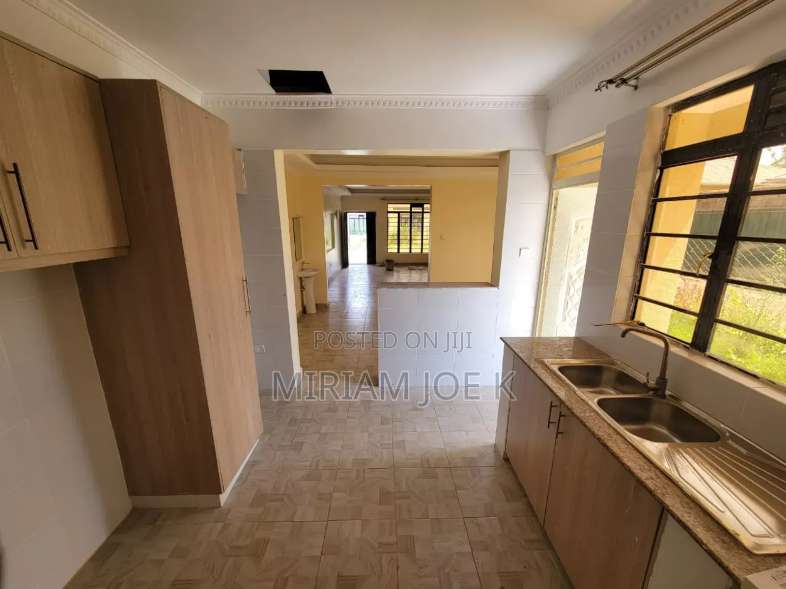 3bdrm Block of Flats in Kenyatta Road for sale in Kenyatta Road / Theta