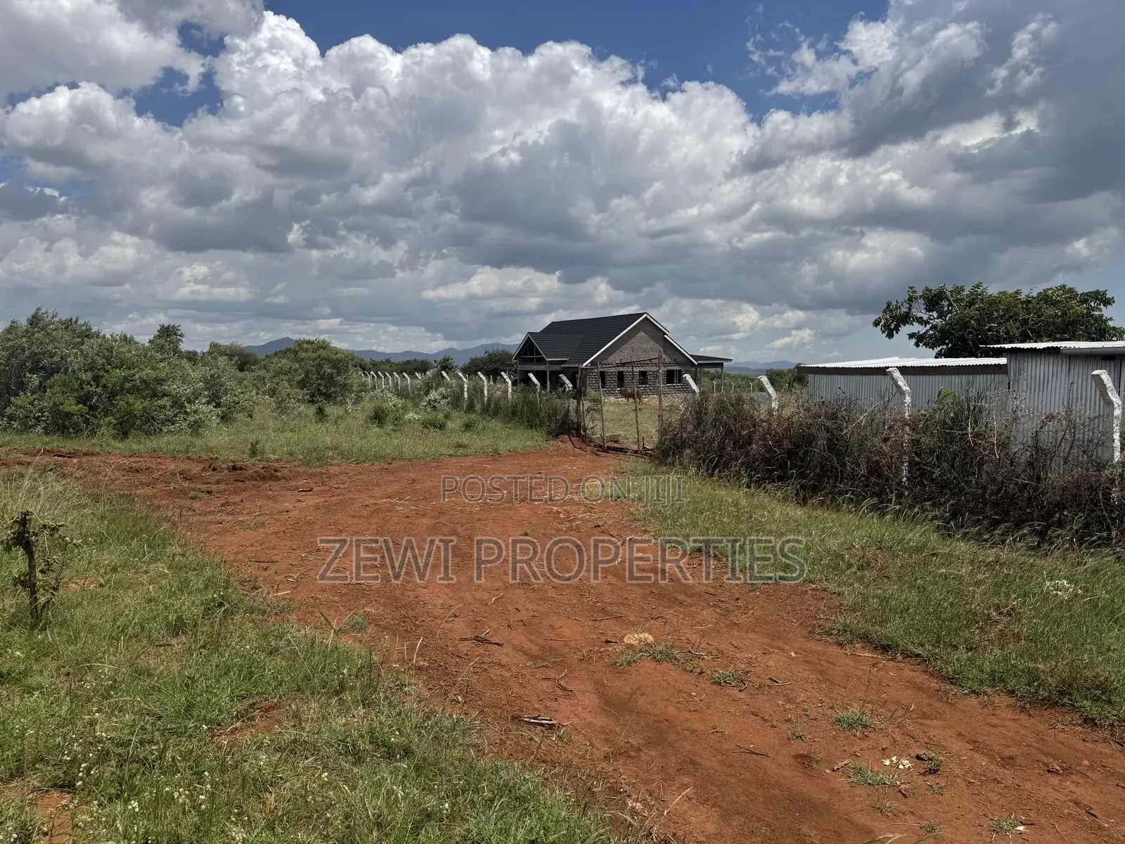 1/8 Acre Maroroi in Kibiku