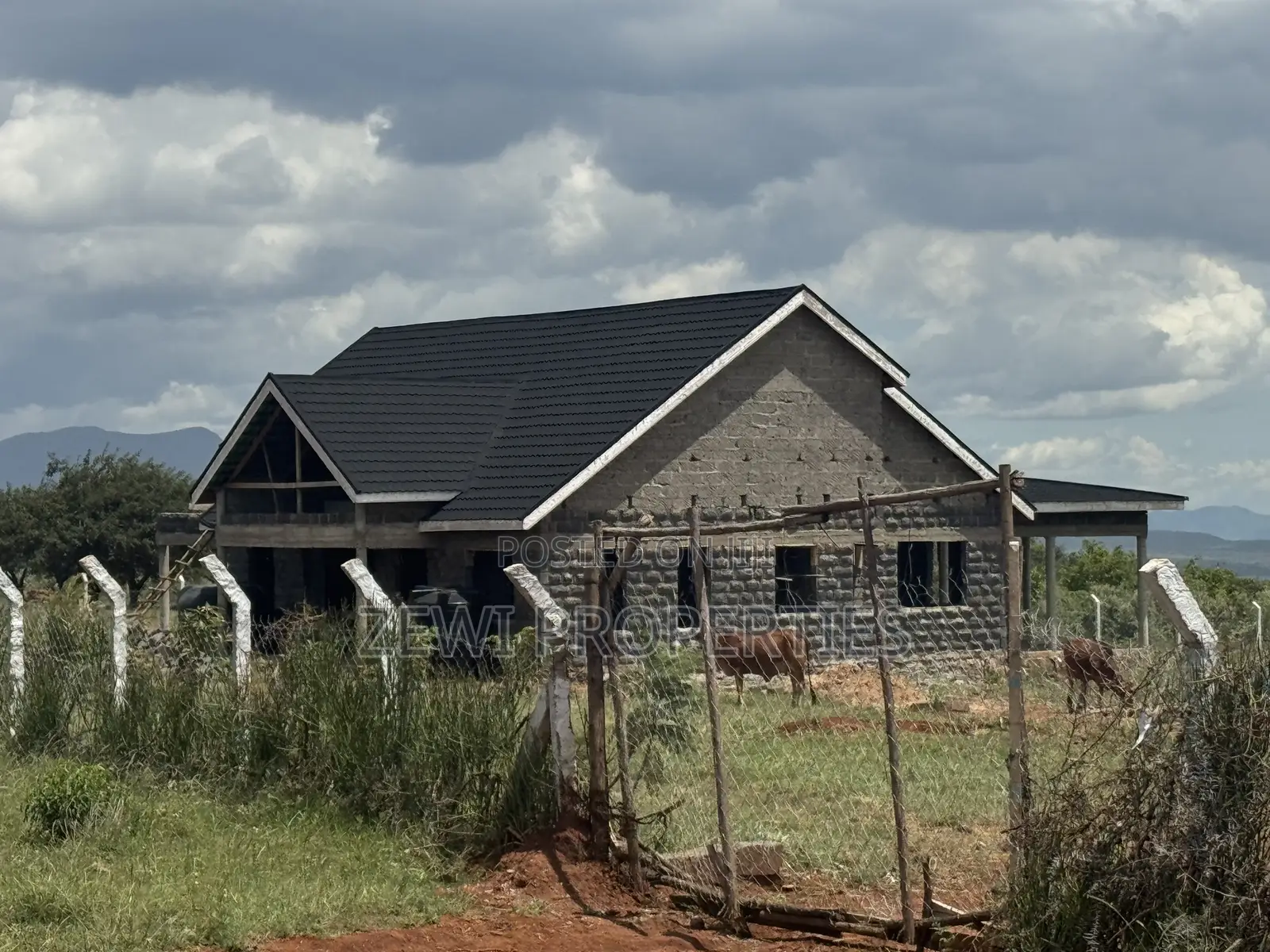 1/8 Acre Maroroi in Kibiku