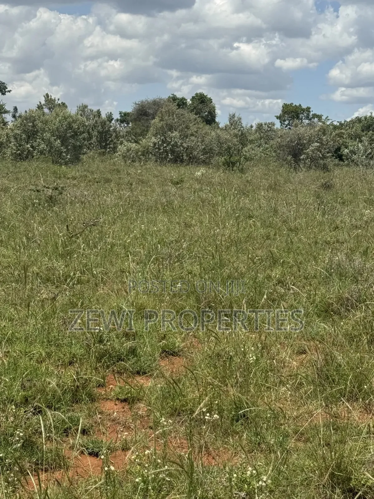 1/8 Acre Maroroi in Kibiku