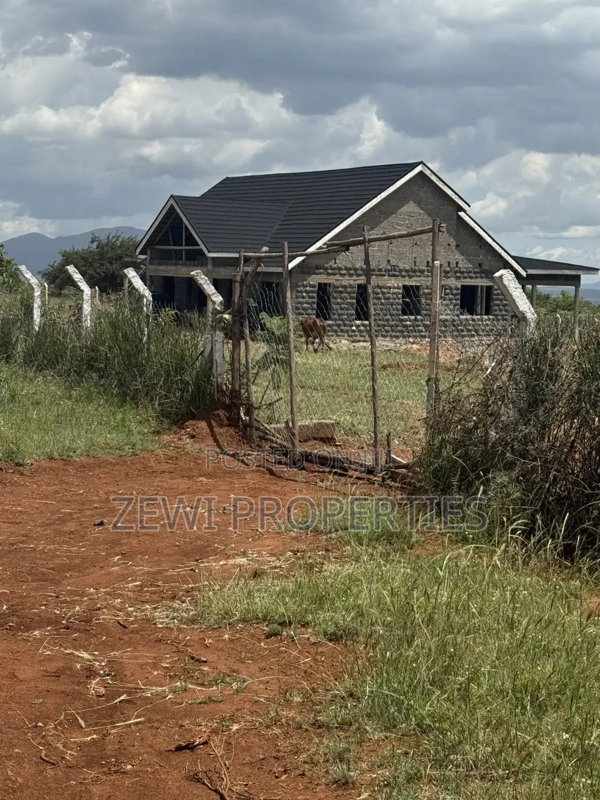 1/8 Acre Maroroi in Kibiku