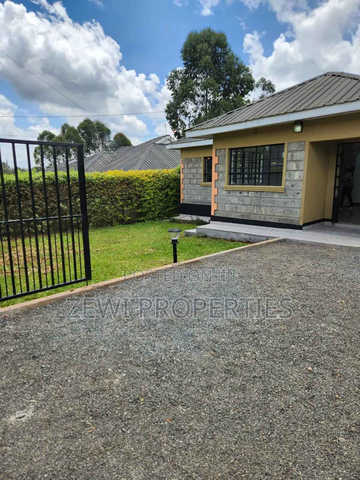 3bdrm Bungalow in Upper Matasia for sale in Matasia