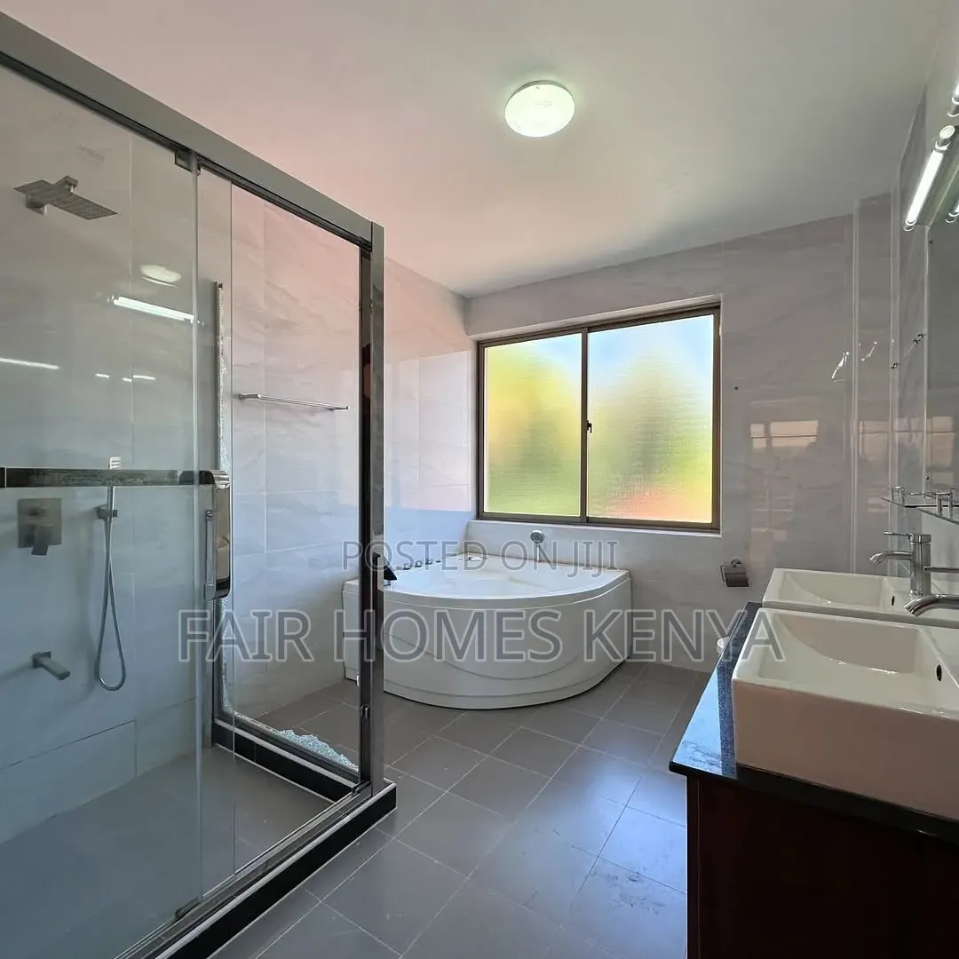 5bdrm Townhouse / Terrace in Chalbi Drive, Muthangari for rent in Muthangari
