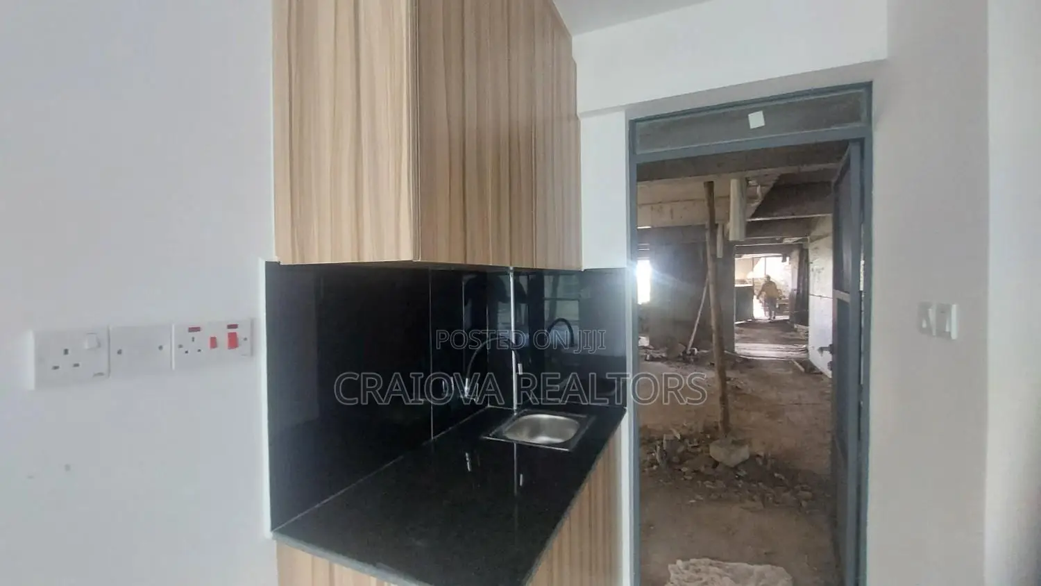 Studio Apartment in Thome for sale in Thome