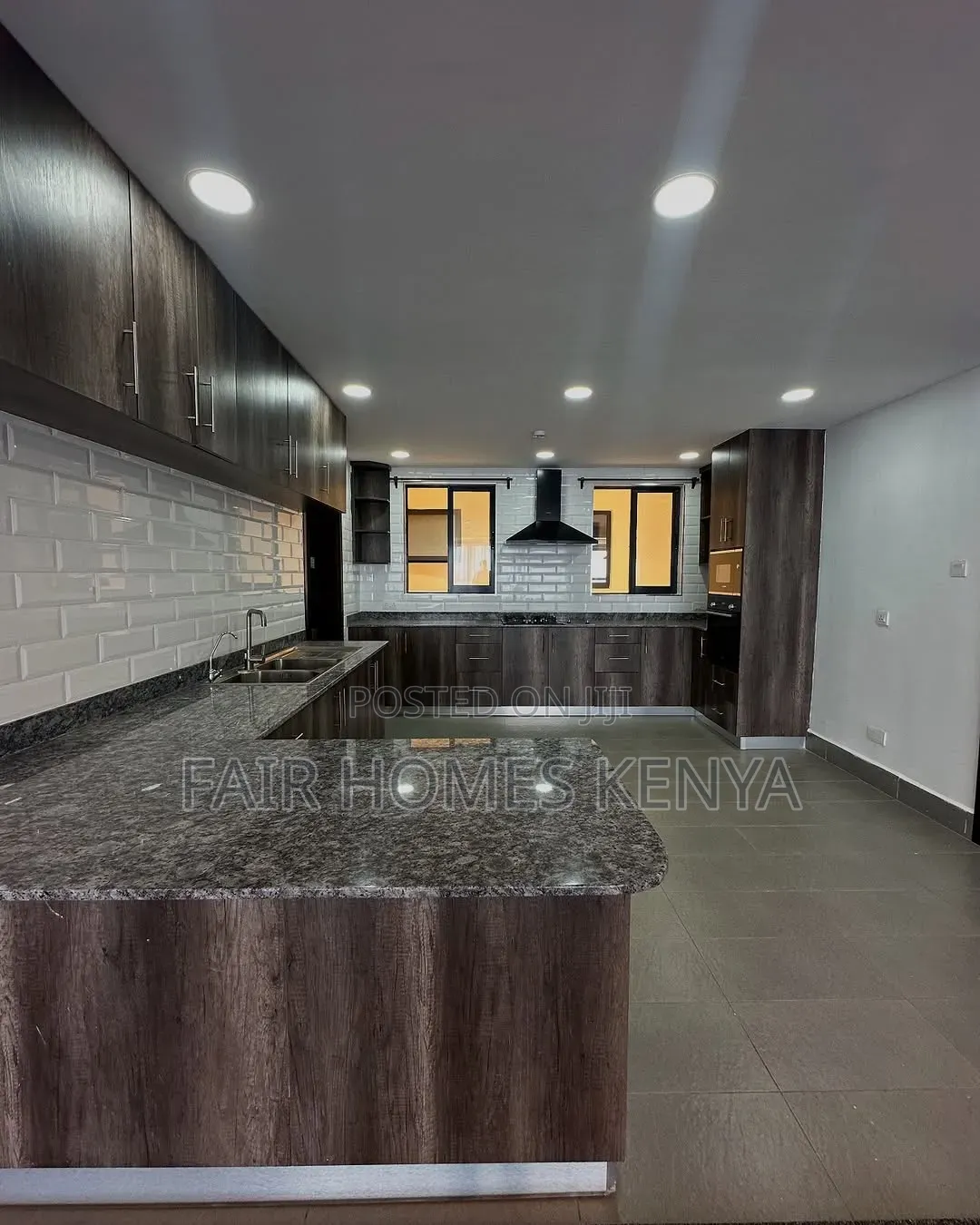 4bdrm Duplex in Valley Arcade for rent in Valley Arcade