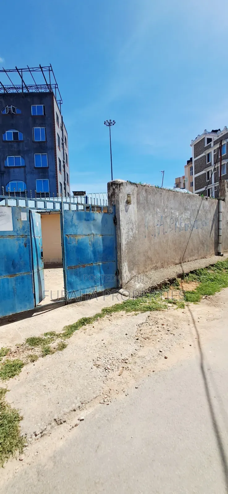 17bdrm Bungalow in Mkomani for sale in Nyali Mkomani