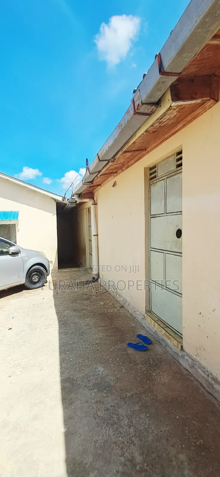 17bdrm Bungalow in Mkomani for sale in Nyali Mkomani