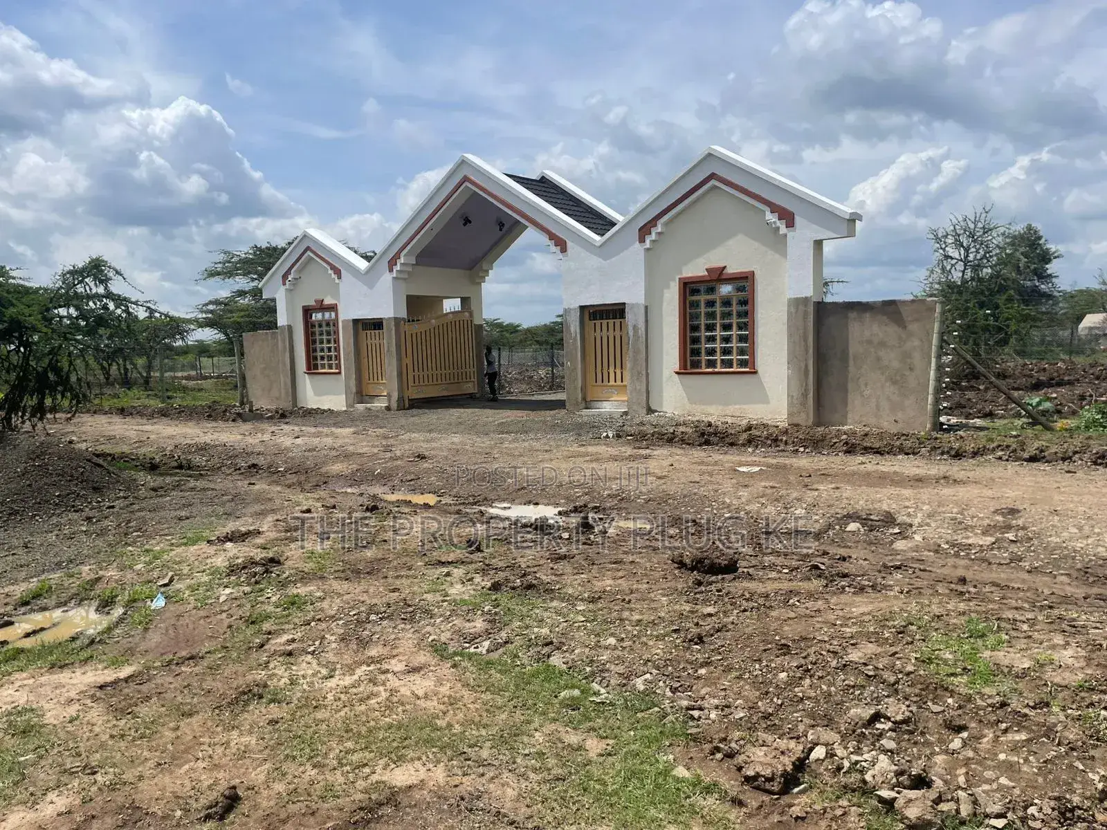 1/4 Acre Plots for Sale in Chaka in Mweiga