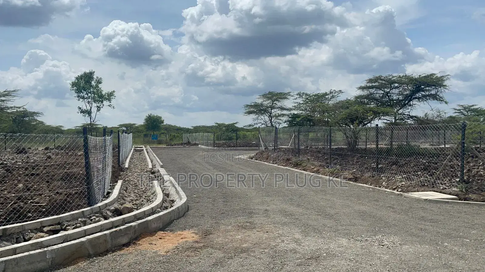 1/4 Acre Plots for Sale in Chaka in Mweiga