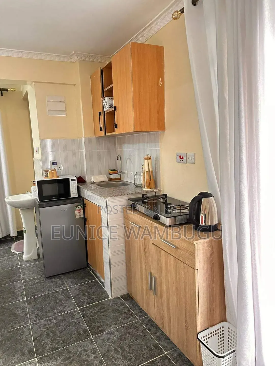 Spacious Airbnbs Studio Kamakis in Kamakis