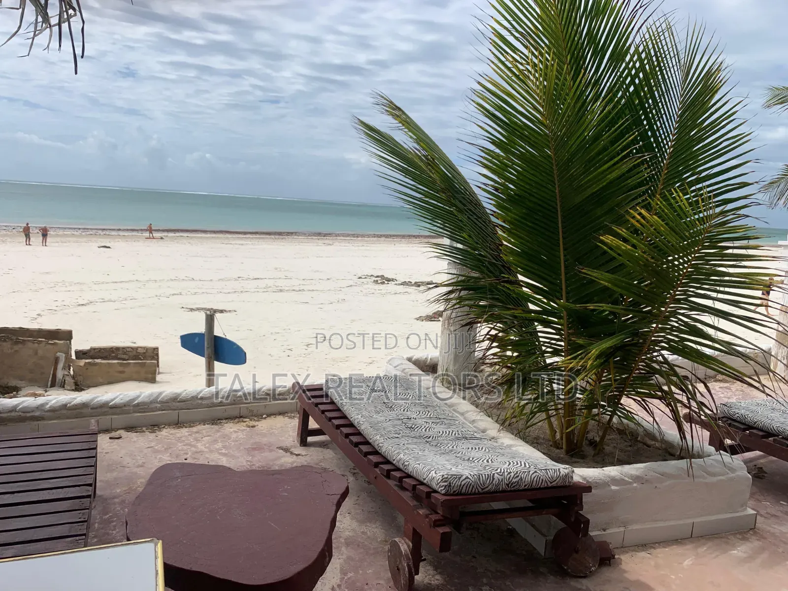 Block Hotel in Diani