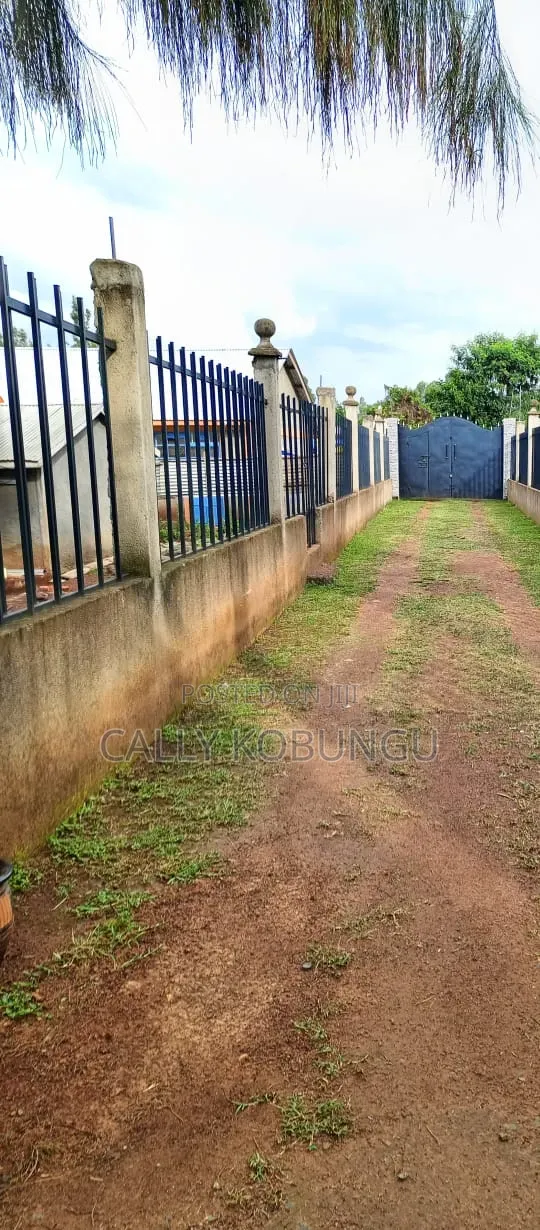4bdrm Maisonette in Riat, Kogony for sale in Kogony