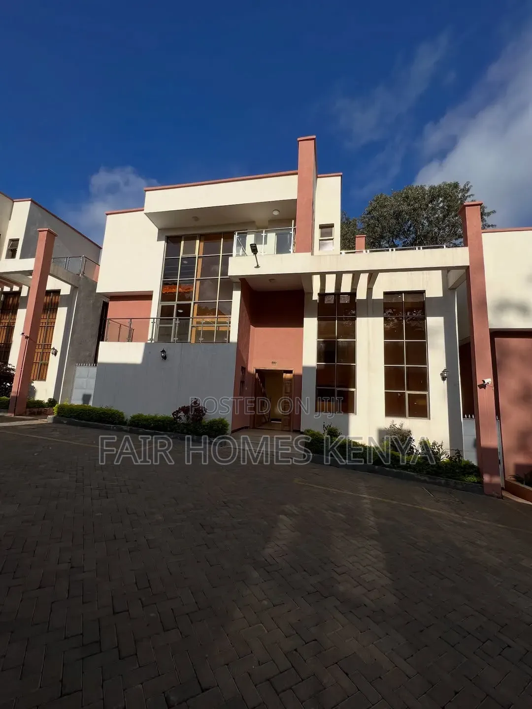 5bdrm Townhouse / Terrace in Chalbi Drive, Muthangari for rent in Muthangari