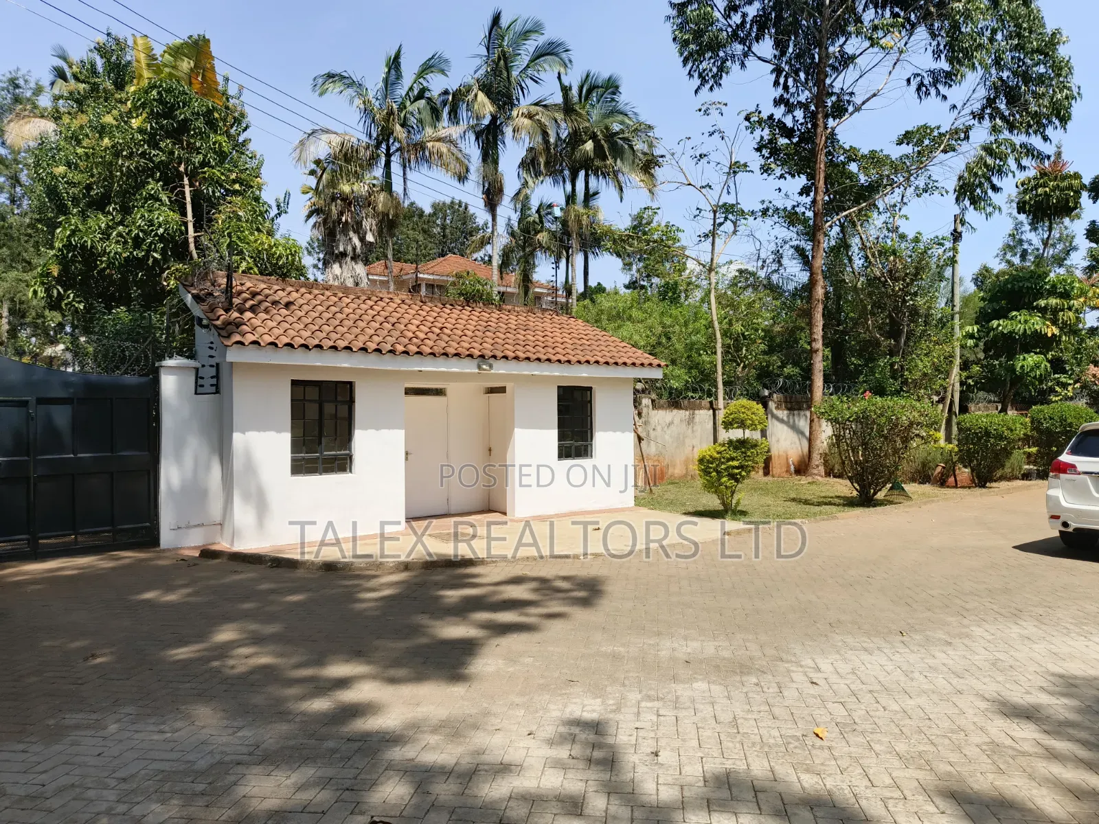 5bdrm Mansion in Call Me, Runda for rent in Runda