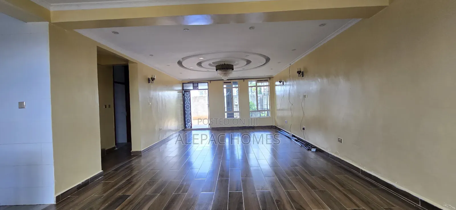 5bdrm Maisonette in Kamakis,Corner for sale in Kamakis