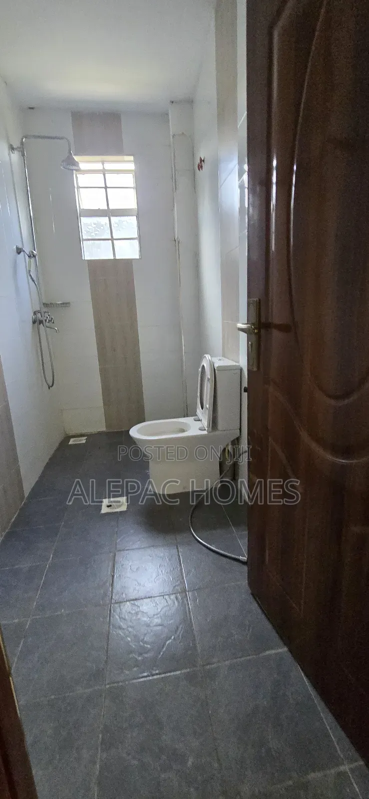 5bdrm Maisonette in Kamakis,Corner for sale in Kamakis
