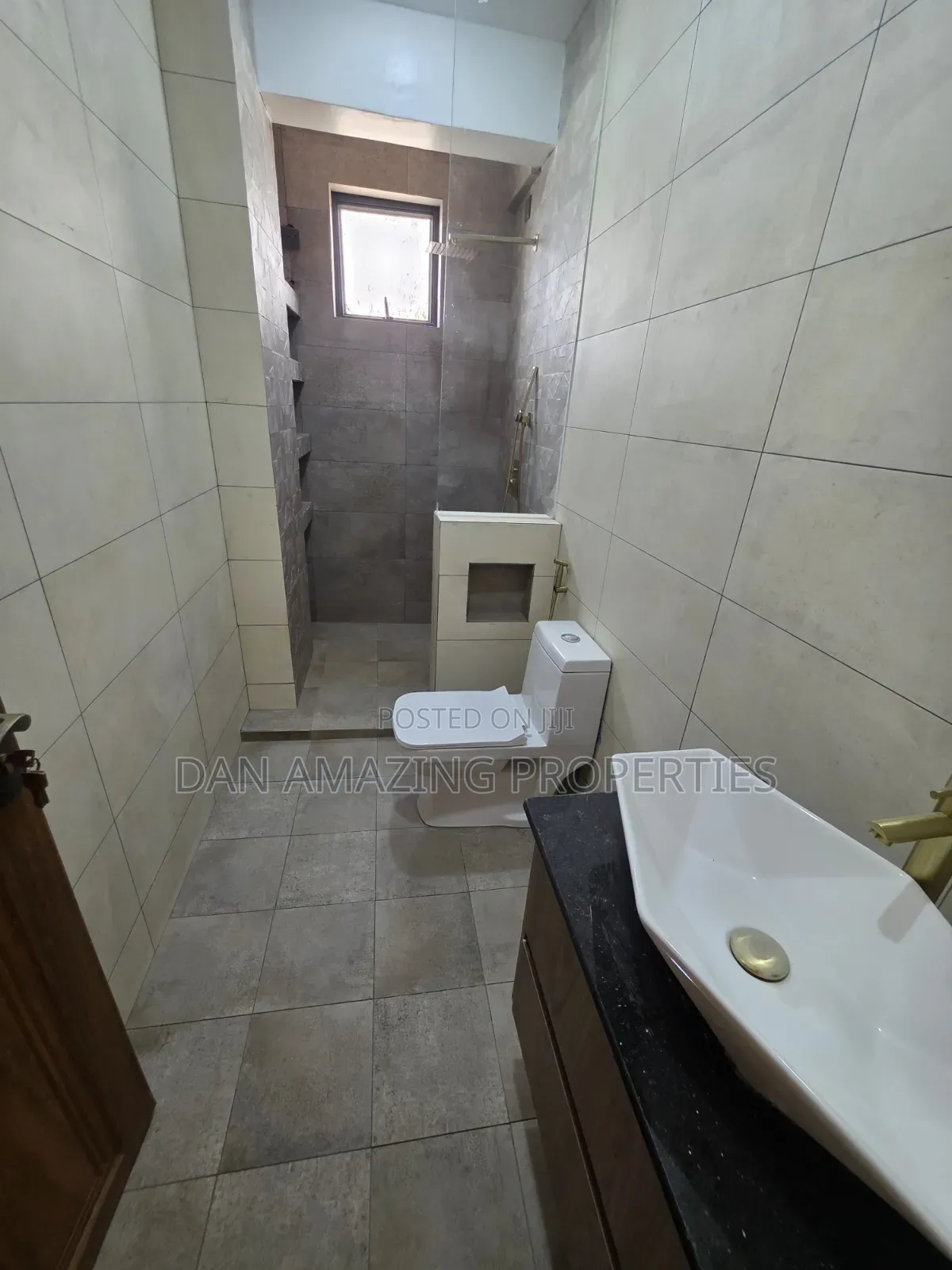 3bdrm Apartment in Mombasa Plus Dsq, Bombolulu for sale in Bombolulu