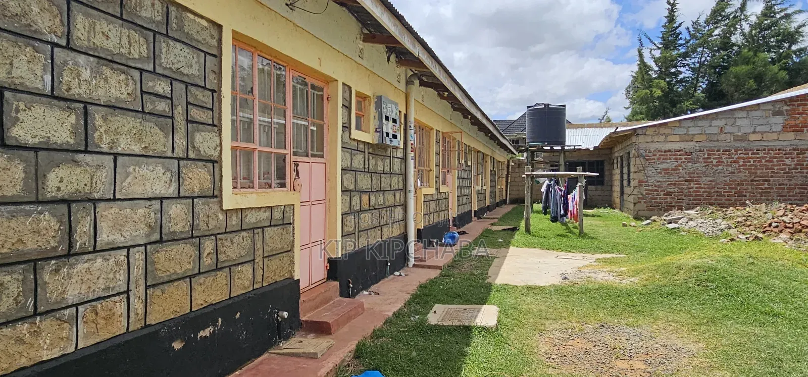 10bdrm Duplex in Annex, Racecourse for sale in Racecourse