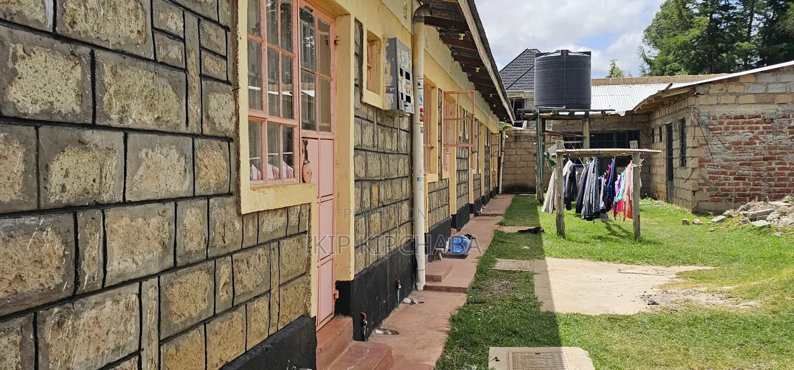 10bdrm Duplex in Annex, Racecourse for sale in Racecourse