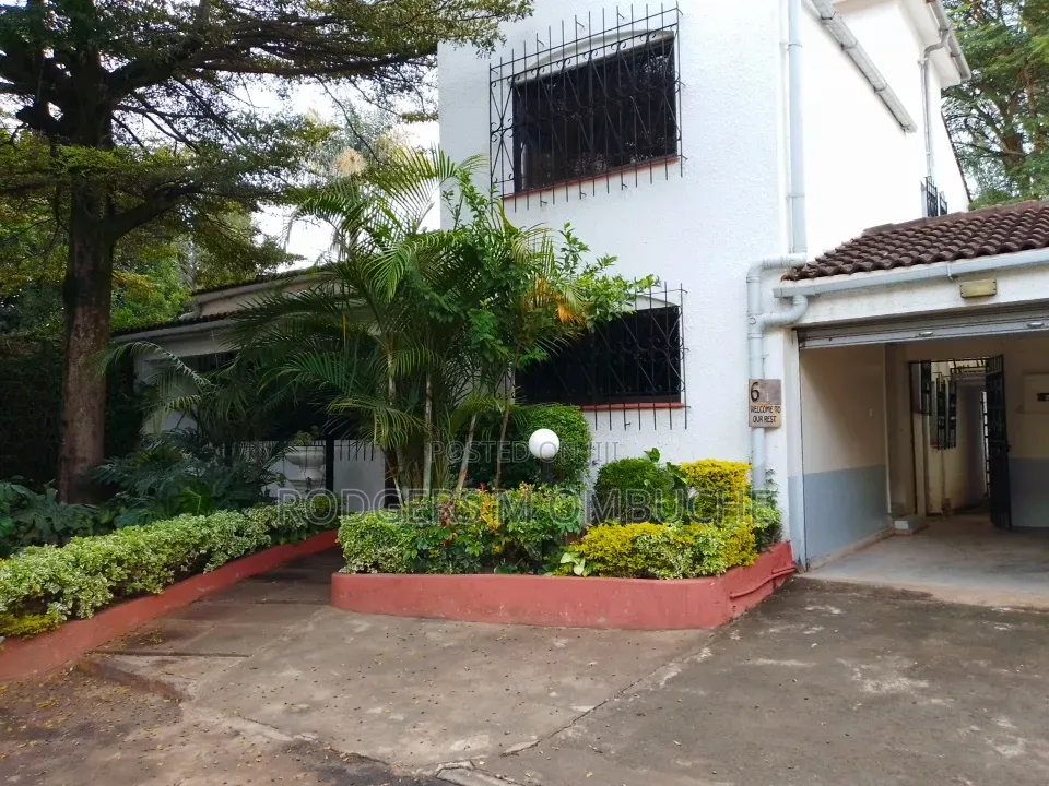 4bdrm Maisonette in State House Area for sale in State House Area