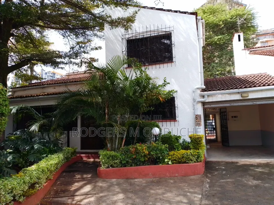 4bdrm Maisonette in State House Area for sale in State House Area