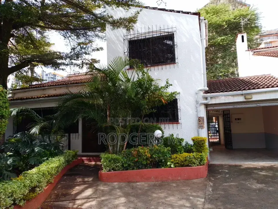 4bdrm Maisonette in State House Area for sale in State House Area