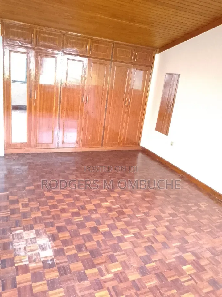4bdrm Maisonette in State House Area for sale in State House Area