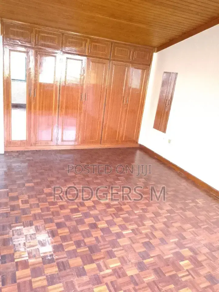 4bdrm Maisonette in State House Area for sale in State House Area