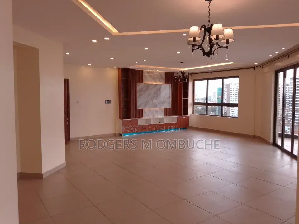 4bdrm Penthouse in State House Area for rent in State House Area